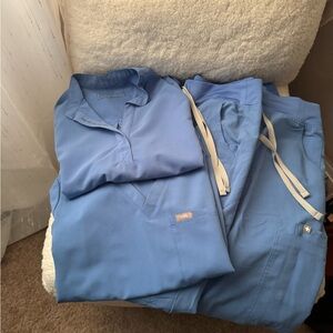 Figs 4 pieces Ceil Blue